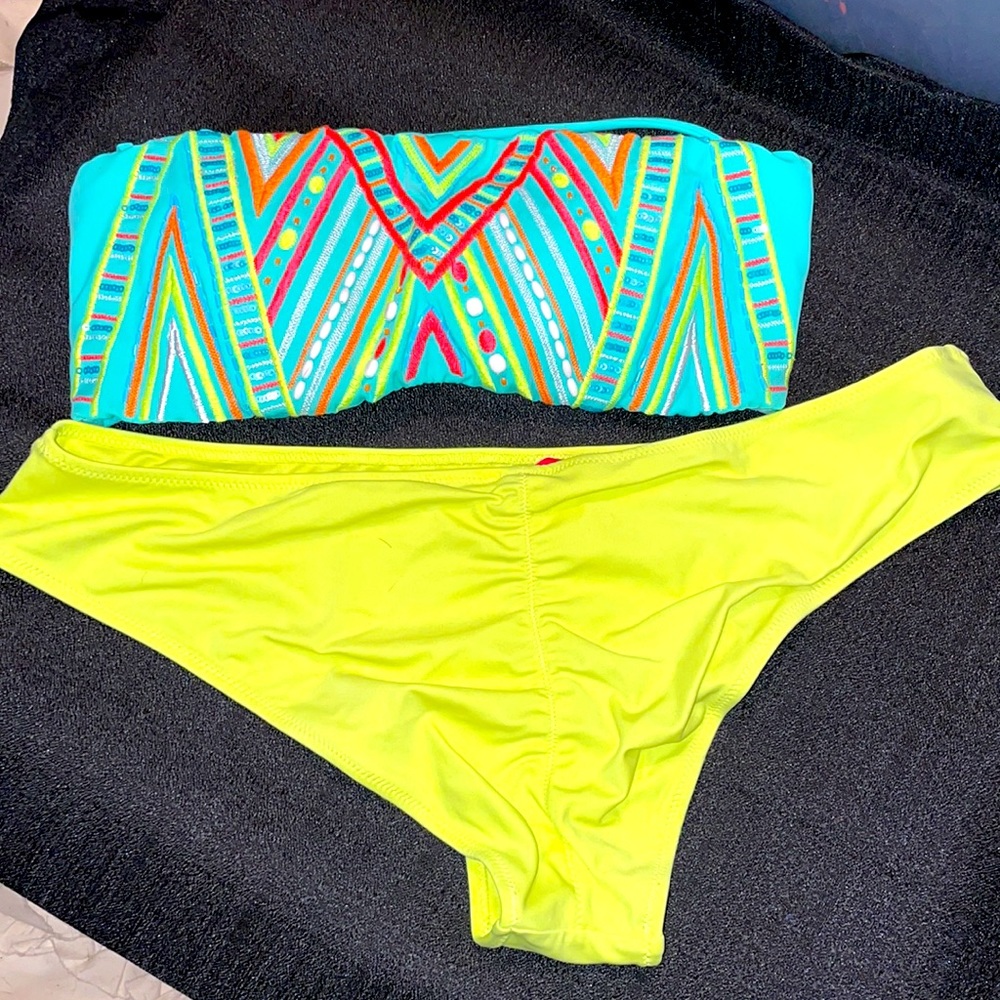 VS Bikini - Picture 4 of 5